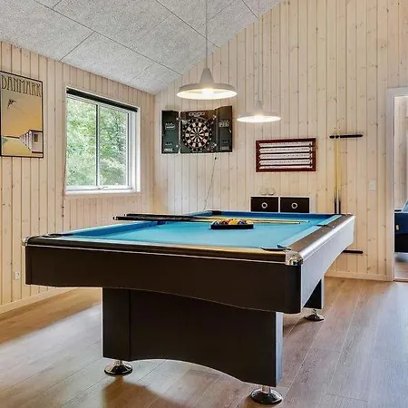 Sleeps 16 Pool Wifi Vejby Strand