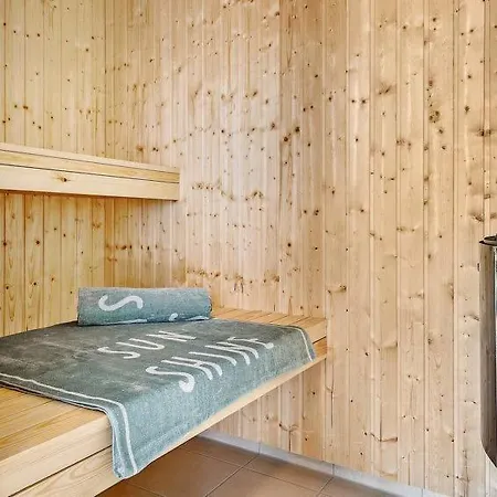 Sleeps 16 Pool Wifi * Vejby Strand