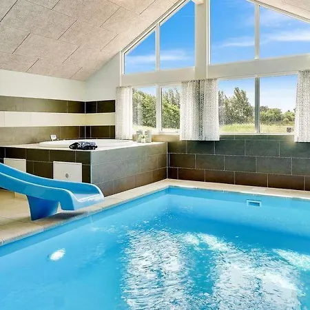 Prázdninový dům Sleeps 16 Pool Wifi